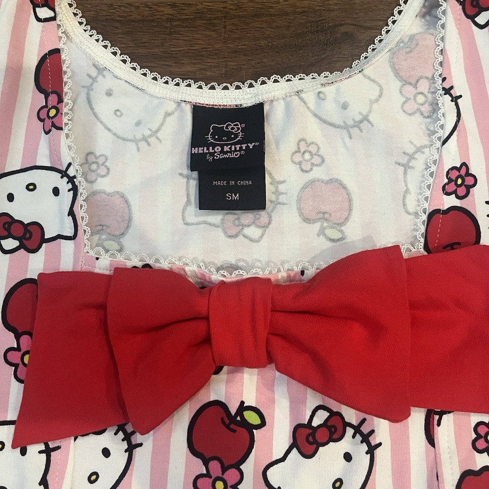 Hello Kitty Pink Striped Top Medium Coquette Kawaii Pastel Girly Y2K Inspired - Picture 2 of 6